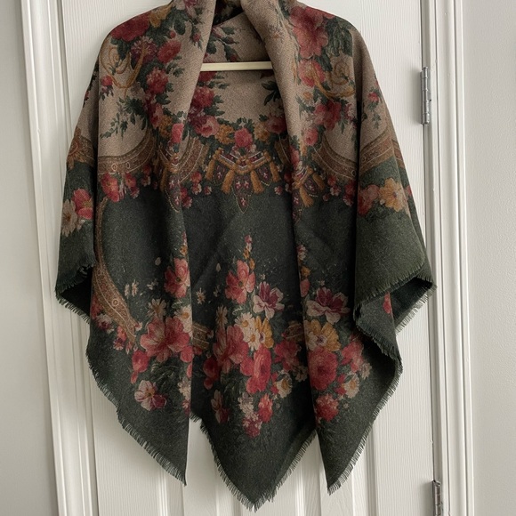 Valentino Accessories - Valentino Alpaca Shawl